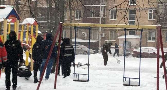 На детской площадке в Киеве прогремел сильный взрыв, есть жертвы