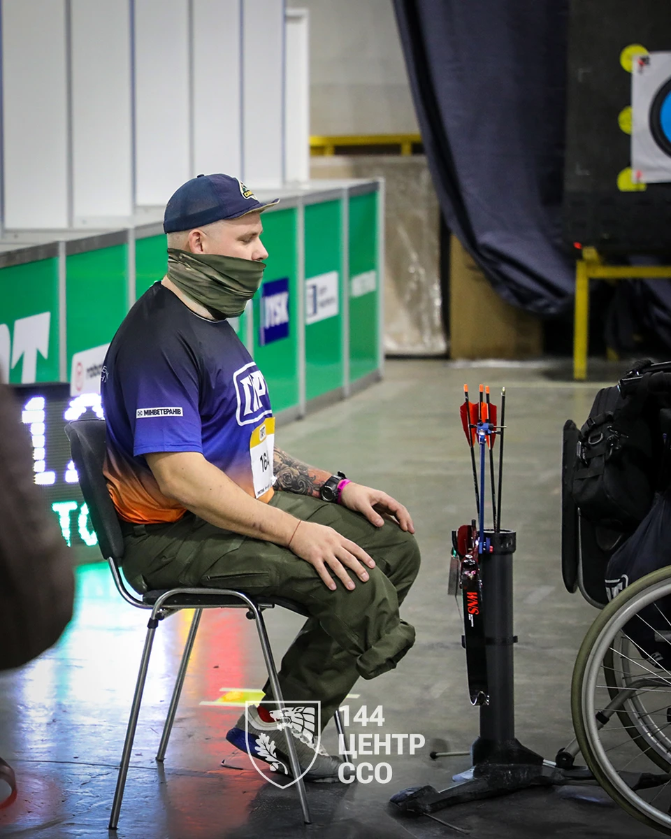 На спортивных соревнованиях по стрельбе из лука