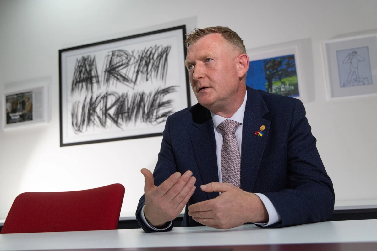 Министр обороны Латвии: Я вижу, как Украина использует технологии собственного производства. Вы применяете дроны средней дальности, дальнобойные беспилотники и переносите войну на территорию России, изменяя саму логику этого конфликта.