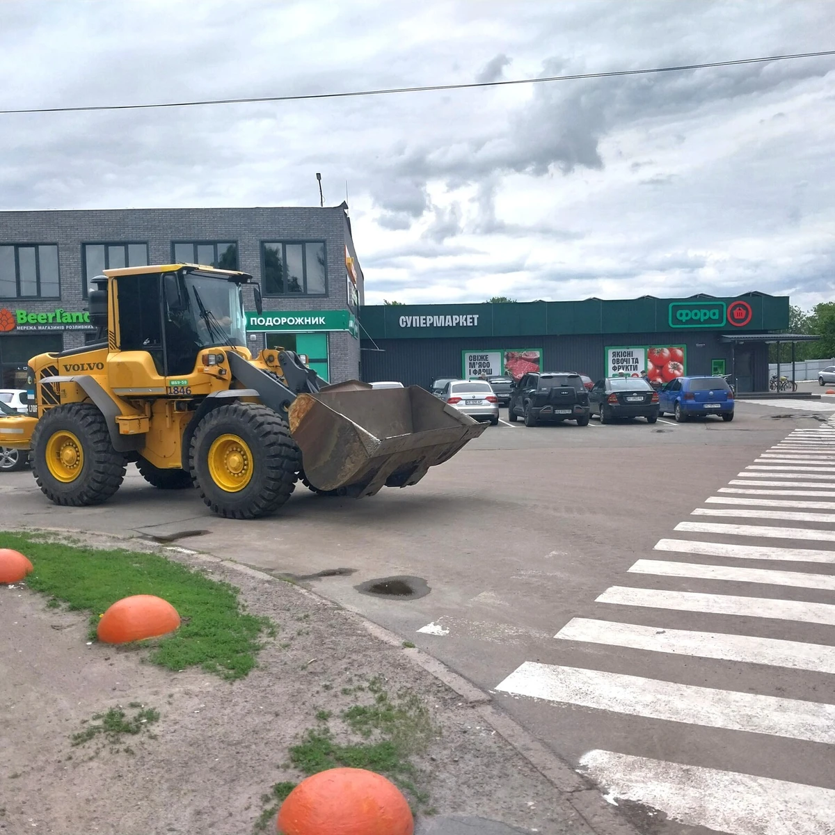 Центр Воронькова превращает село в нечто похожее на городок или пригород