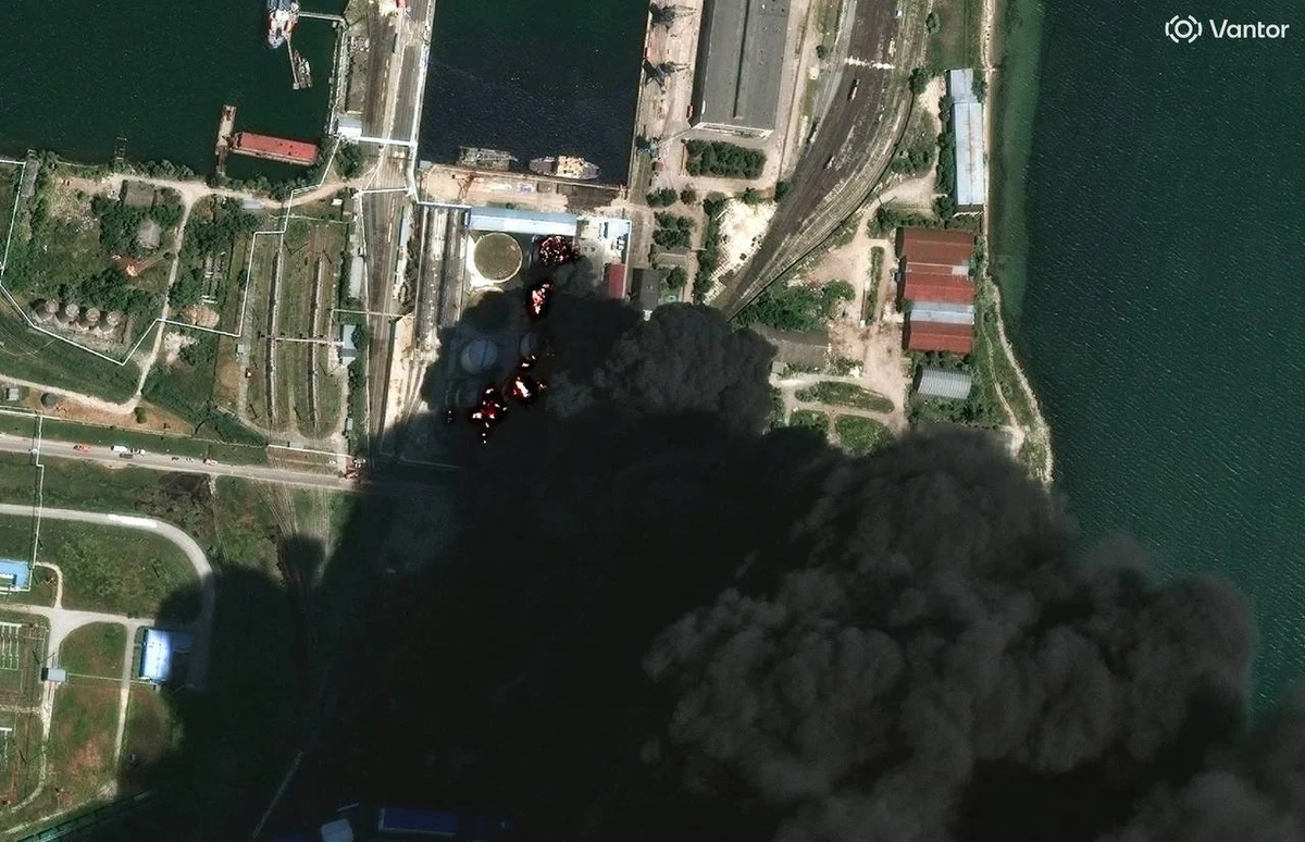 Пожар на нефтебазе в Керчи, 20 июня 2026 года. Фото: Схемы