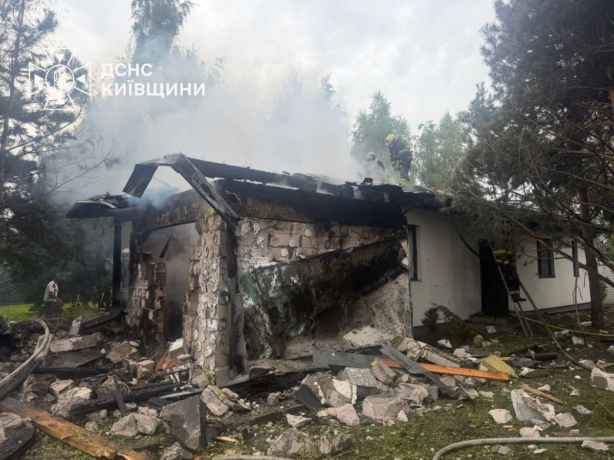 последствия атаки РФ на Киевскую область, фото ГСЧС