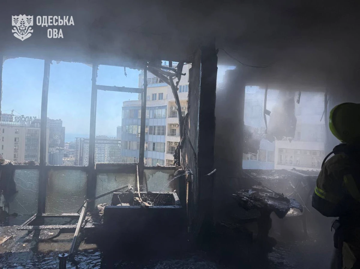 Пострадавшее многоэтажное здание в Одессе, фото ОВА